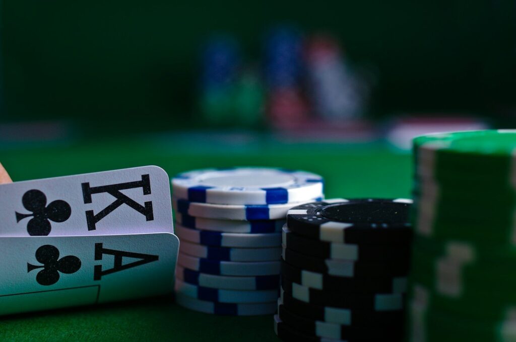 Süchtig nach Online-Casino? Die Gefahren des modernen Glücksspiels